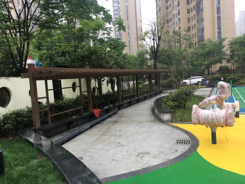 半山街道金星桃源地塊多功能運(yùn)動(dòng)場地